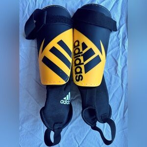 Youth Adidas Shinpads Size Medium